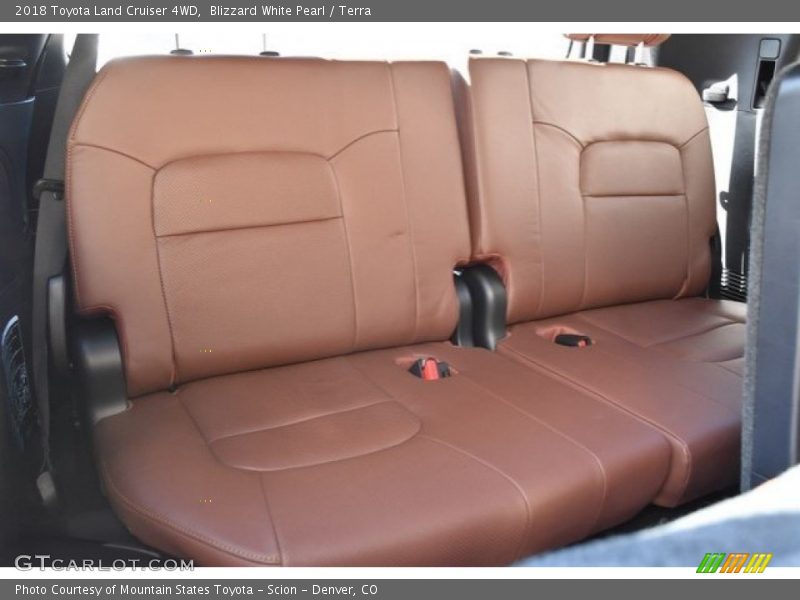 Blizzard White Pearl / Terra 2018 Toyota Land Cruiser 4WD