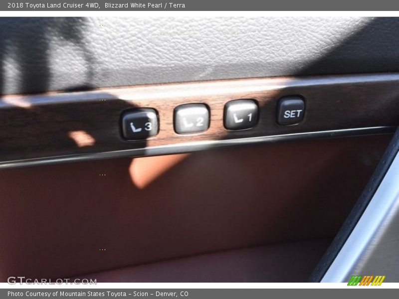 Blizzard White Pearl / Terra 2018 Toyota Land Cruiser 4WD