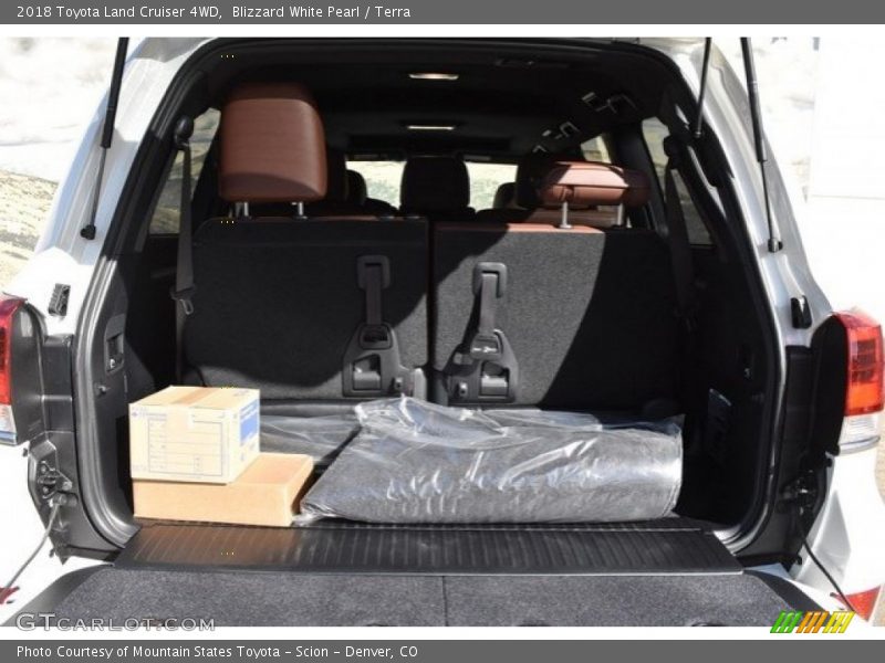 Blizzard White Pearl / Terra 2018 Toyota Land Cruiser 4WD