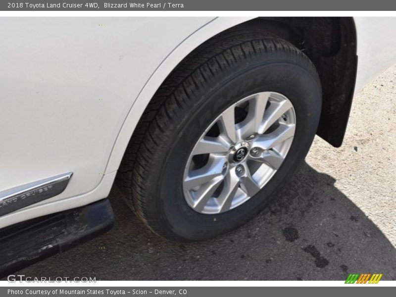Blizzard White Pearl / Terra 2018 Toyota Land Cruiser 4WD