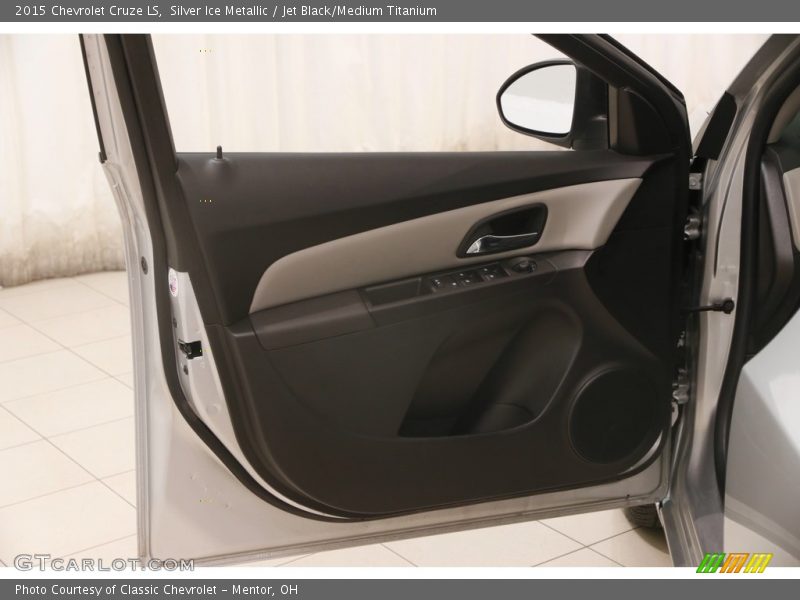 Silver Ice Metallic / Jet Black/Medium Titanium 2015 Chevrolet Cruze LS