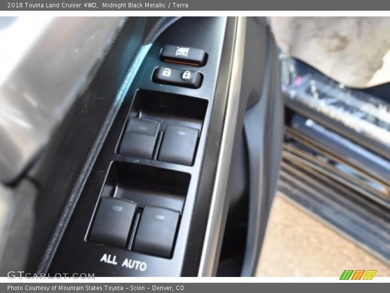 Midnight Black Metallic / Terra 2018 Toyota Land Cruiser 4WD