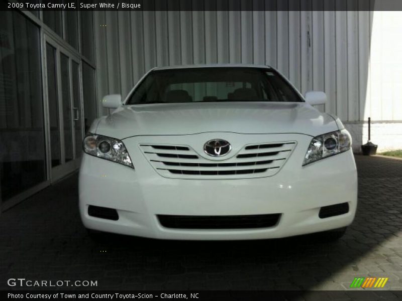 Super White / Bisque 2009 Toyota Camry LE