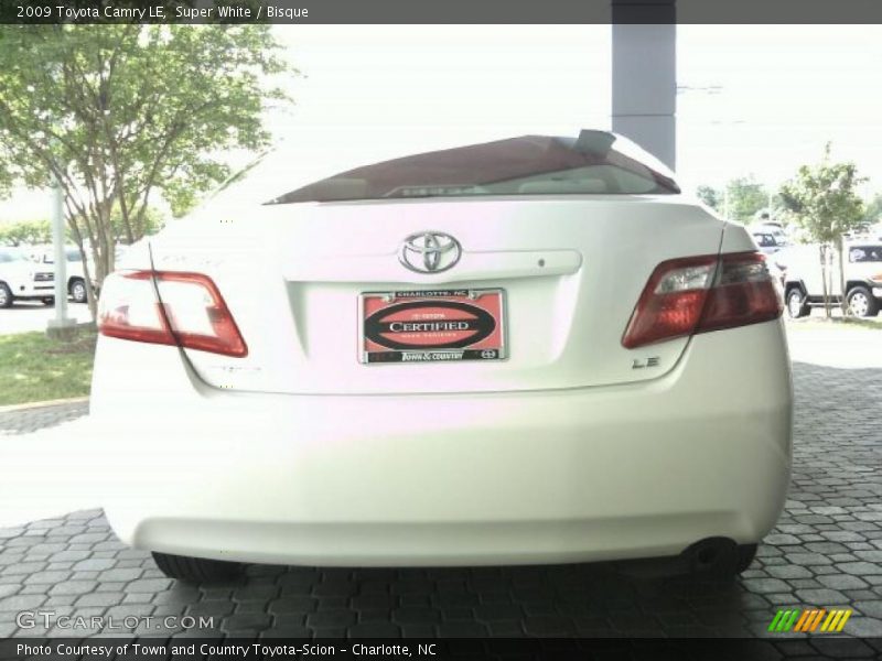 Super White / Bisque 2009 Toyota Camry LE