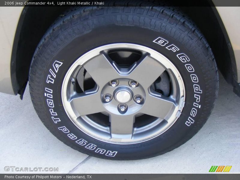 Light Khaki Metallic / Khaki 2006 Jeep Commander 4x4