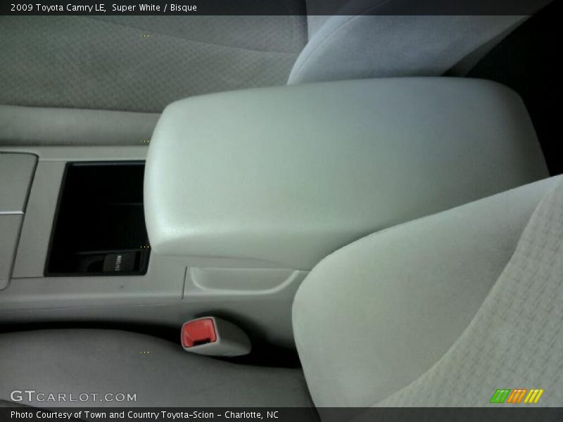 Super White / Bisque 2009 Toyota Camry LE