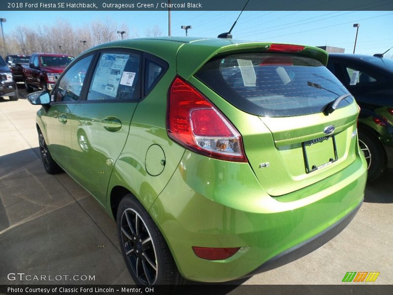 Outrageous Green / Charcoal Black 2018 Ford Fiesta SE Hatchback