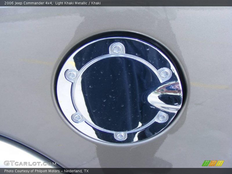 Light Khaki Metallic / Khaki 2006 Jeep Commander 4x4