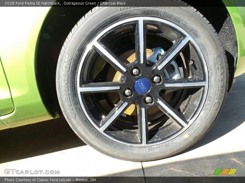 Outrageous Green / Charcoal Black 2018 Ford Fiesta SE Hatchback