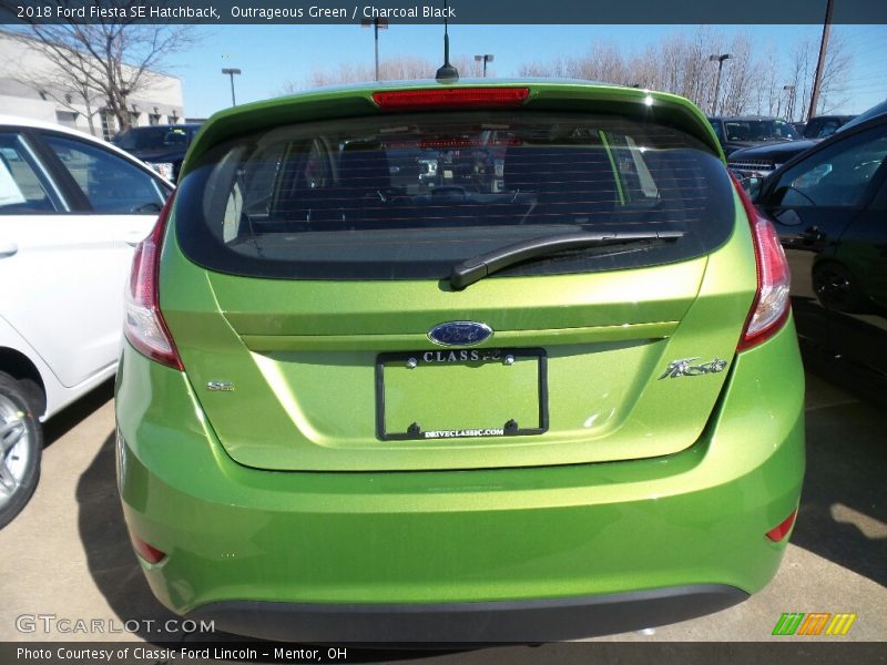 Outrageous Green / Charcoal Black 2018 Ford Fiesta SE Hatchback
