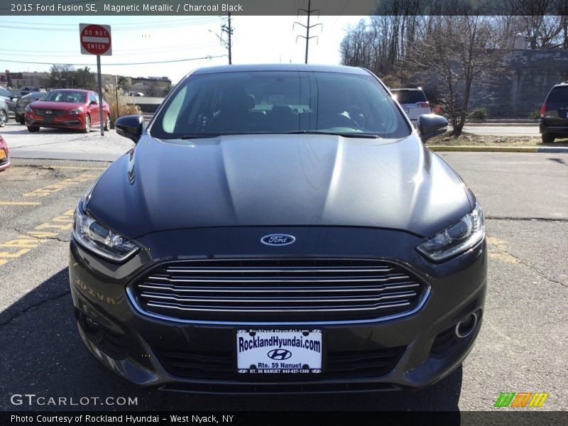 Magnetic Metallic / Charcoal Black 2015 Ford Fusion SE