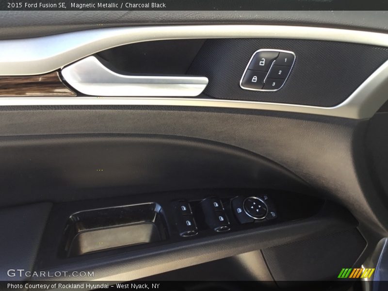 Magnetic Metallic / Charcoal Black 2015 Ford Fusion SE