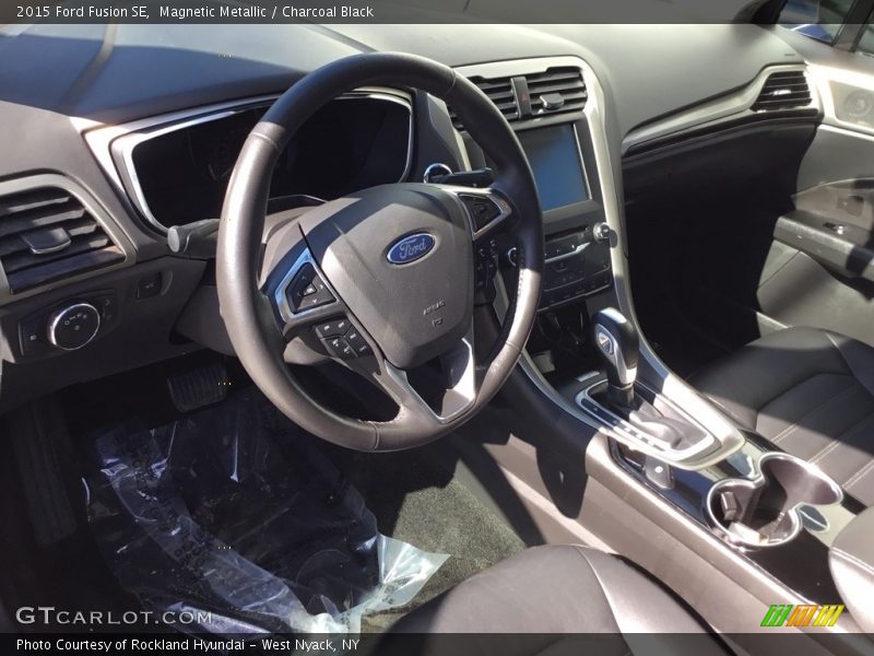 Magnetic Metallic / Charcoal Black 2015 Ford Fusion SE