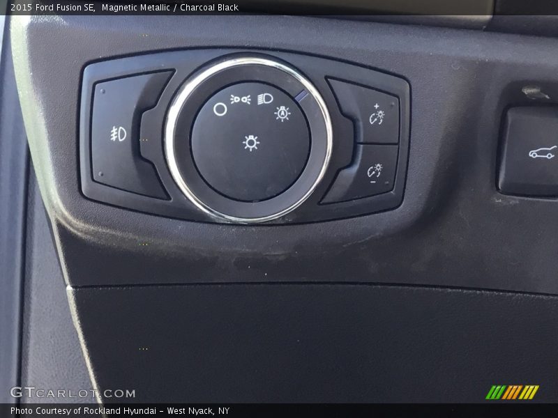 Magnetic Metallic / Charcoal Black 2015 Ford Fusion SE