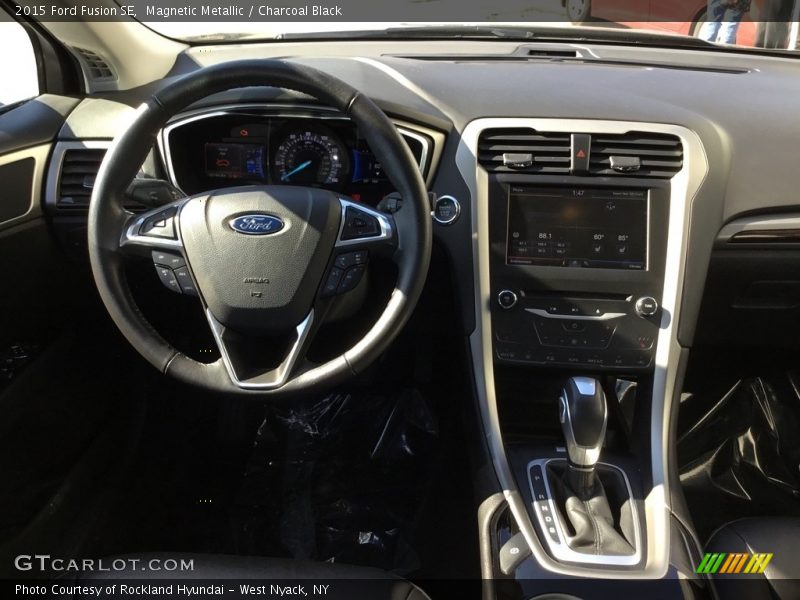 Magnetic Metallic / Charcoal Black 2015 Ford Fusion SE