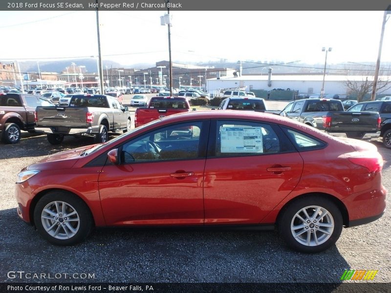 Hot Pepper Red / Charcoal Black 2018 Ford Focus SE Sedan