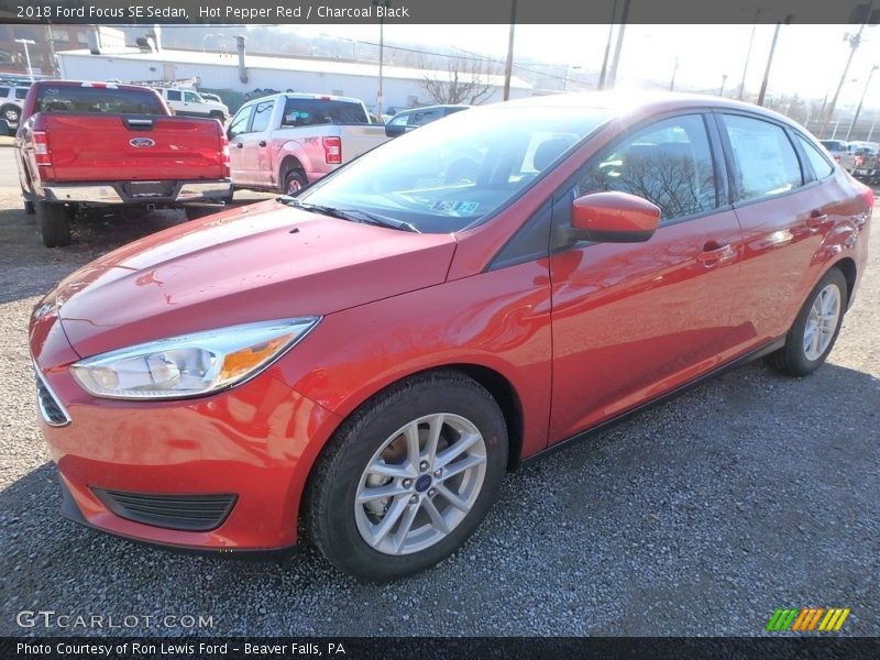 Front 3/4 View of 2018 Focus SE Sedan