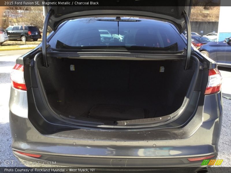 Magnetic Metallic / Charcoal Black 2015 Ford Fusion SE