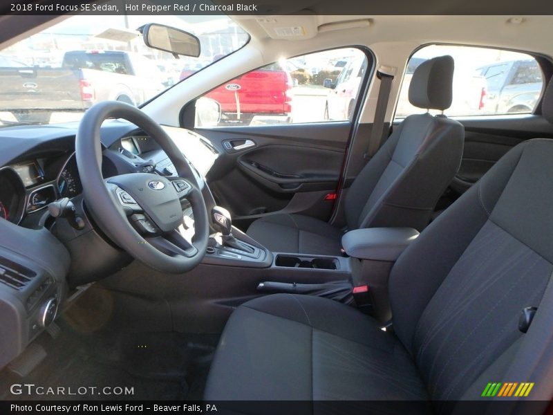 Hot Pepper Red / Charcoal Black 2018 Ford Focus SE Sedan