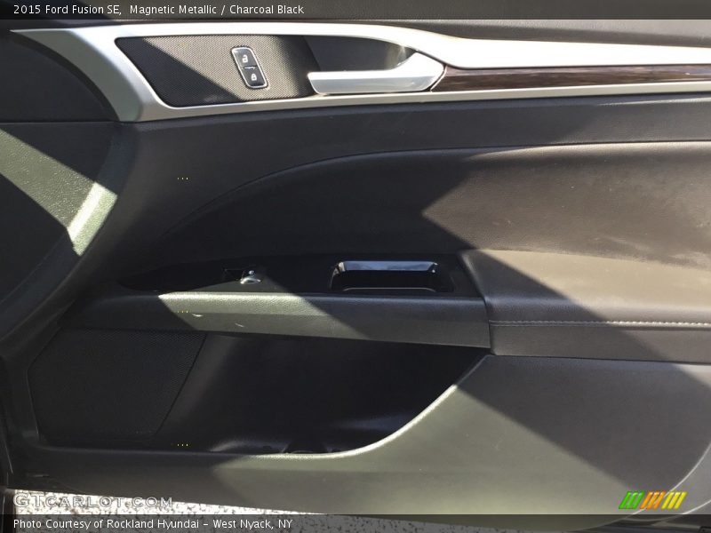 Magnetic Metallic / Charcoal Black 2015 Ford Fusion SE