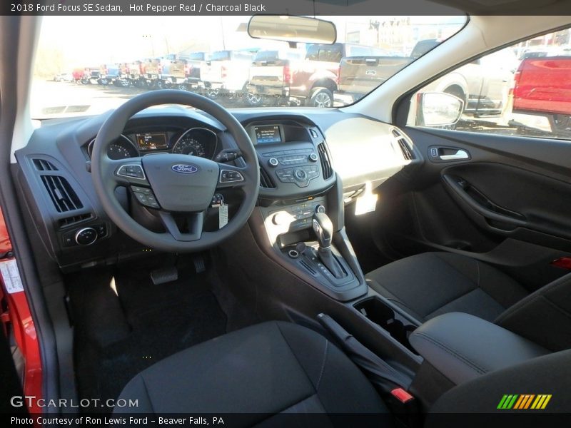 Hot Pepper Red / Charcoal Black 2018 Ford Focus SE Sedan