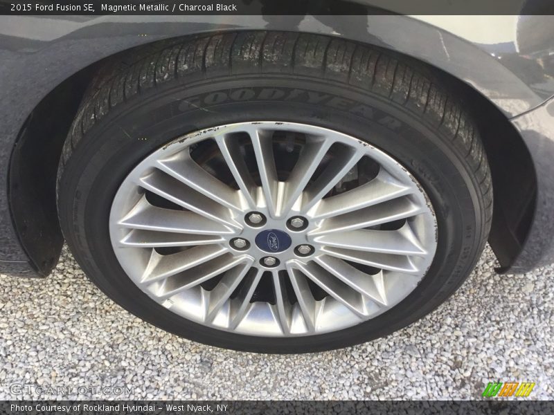 Magnetic Metallic / Charcoal Black 2015 Ford Fusion SE