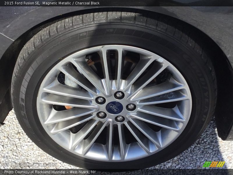 Magnetic Metallic / Charcoal Black 2015 Ford Fusion SE