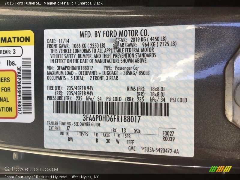 Magnetic Metallic / Charcoal Black 2015 Ford Fusion SE