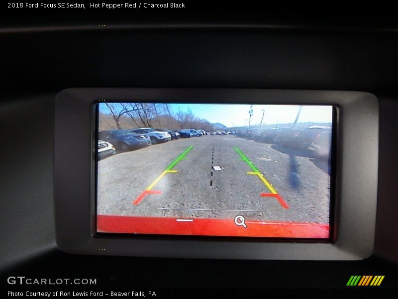 Hot Pepper Red / Charcoal Black 2018 Ford Focus SE Sedan
