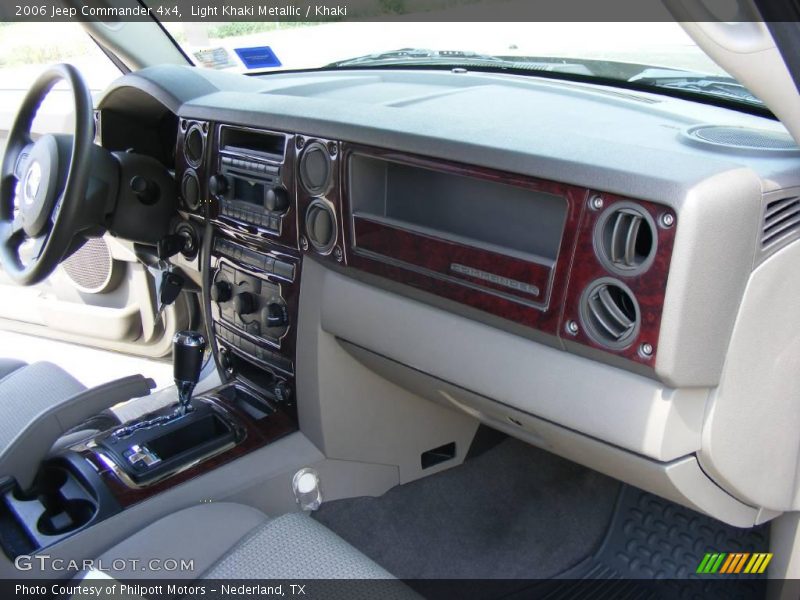 Light Khaki Metallic / Khaki 2006 Jeep Commander 4x4