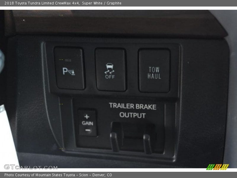 Super White / Graphite 2018 Toyota Tundra Limited CrewMax 4x4