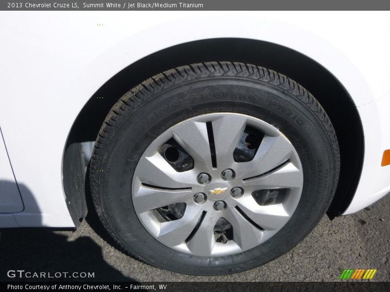 Summit White / Jet Black/Medium Titanium 2013 Chevrolet Cruze LS