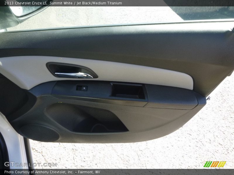 Summit White / Jet Black/Medium Titanium 2013 Chevrolet Cruze LS