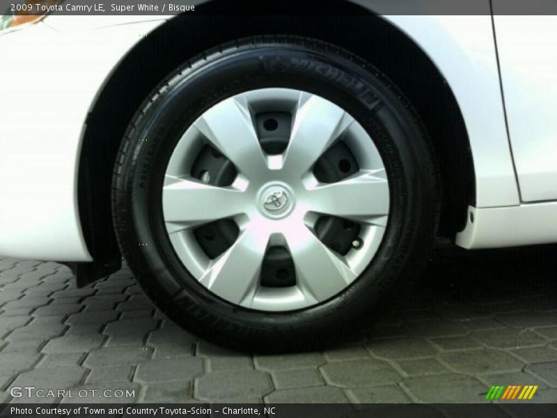 Super White / Bisque 2009 Toyota Camry LE
