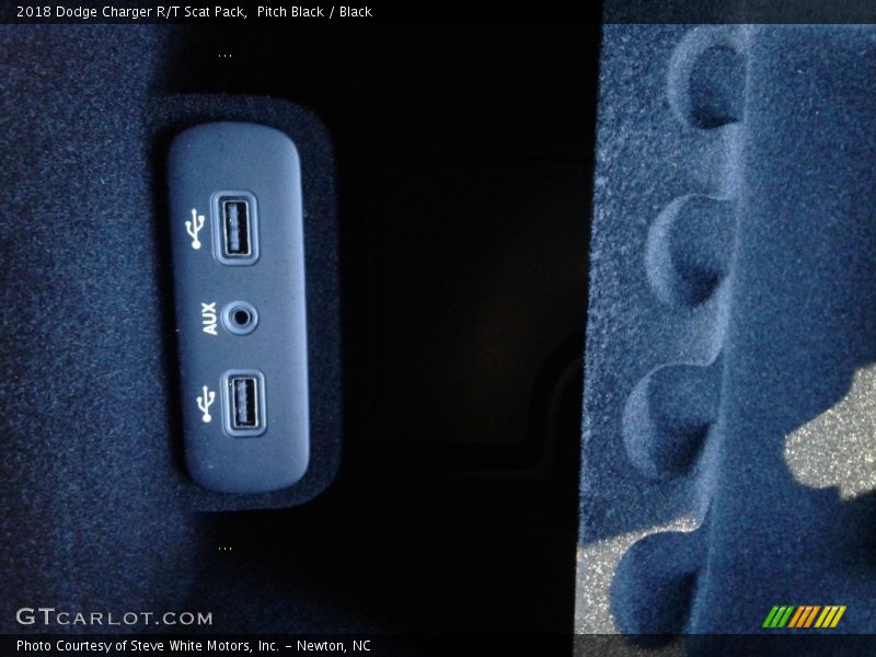 Pitch Black / Black 2018 Dodge Charger R/T Scat Pack