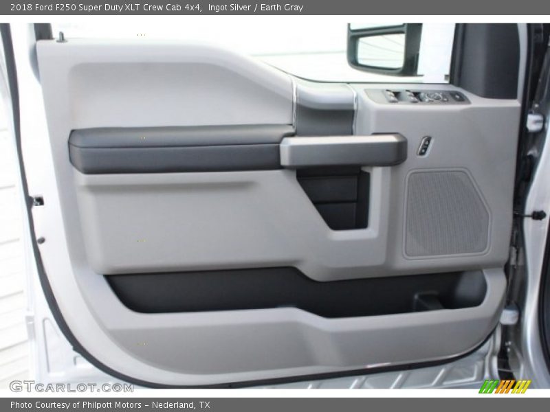 Ingot Silver / Earth Gray 2018 Ford F250 Super Duty XLT Crew Cab 4x4