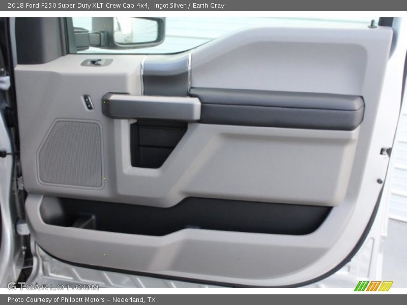 Ingot Silver / Earth Gray 2018 Ford F250 Super Duty XLT Crew Cab 4x4