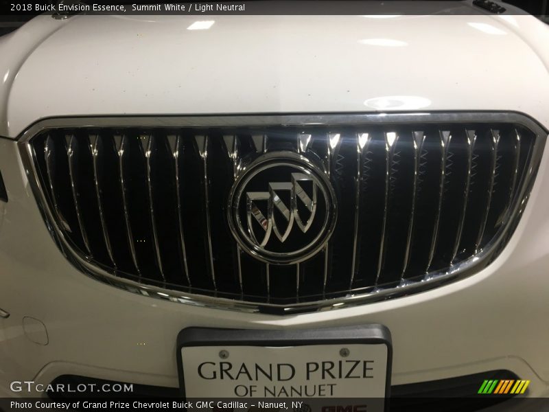 Summit White / Light Neutral 2018 Buick Envision Essence