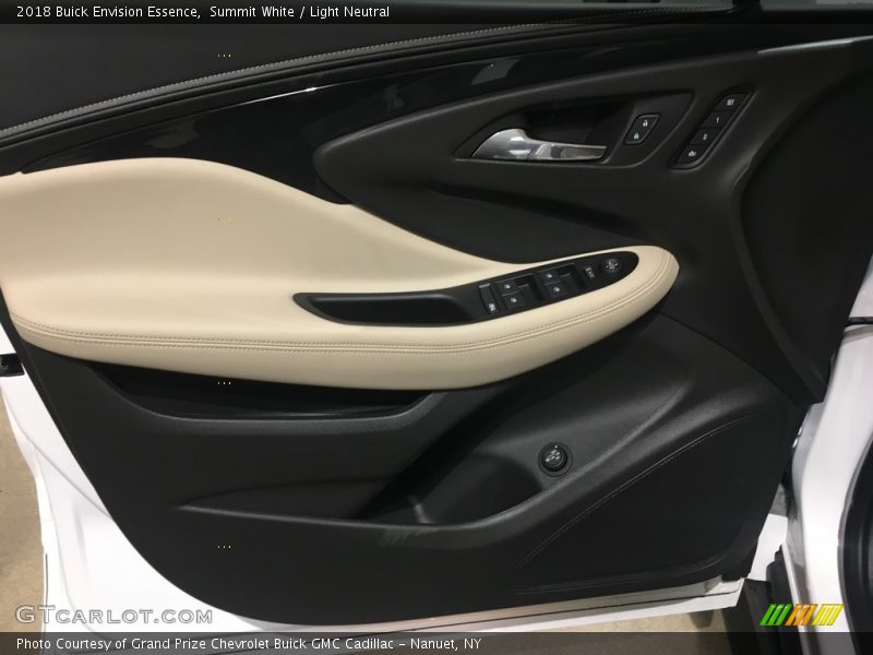 Summit White / Light Neutral 2018 Buick Envision Essence