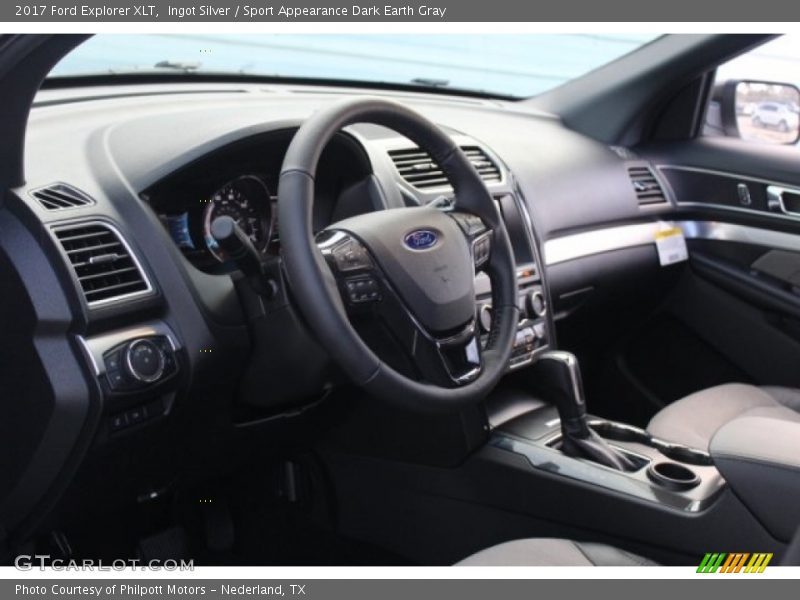 Ingot Silver / Sport Appearance Dark Earth Gray 2017 Ford Explorer XLT