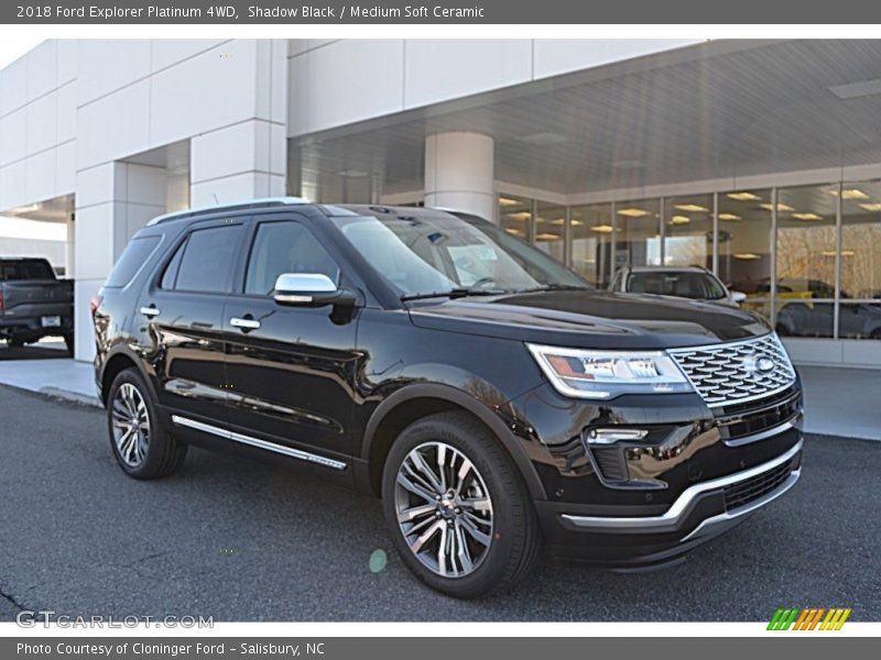Front 3/4 View of 2018 Explorer Platinum 4WD