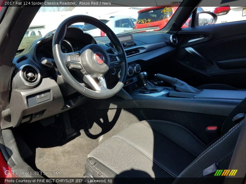 Rosso Red / Nero 2017 Fiat 124 Spider Classica Roadster