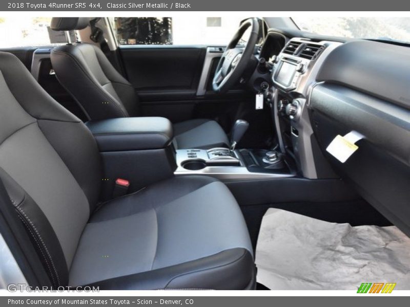 Classic Silver Metallic / Black 2018 Toyota 4Runner SR5 4x4