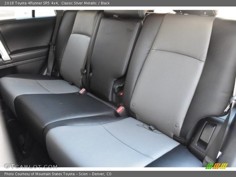 Classic Silver Metallic / Black 2018 Toyota 4Runner SR5 4x4