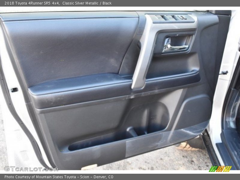 Classic Silver Metallic / Black 2018 Toyota 4Runner SR5 4x4