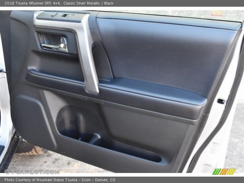 Classic Silver Metallic / Black 2018 Toyota 4Runner SR5 4x4