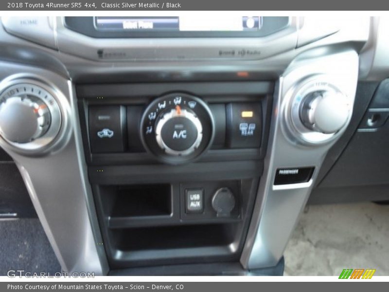 Classic Silver Metallic / Black 2018 Toyota 4Runner SR5 4x4