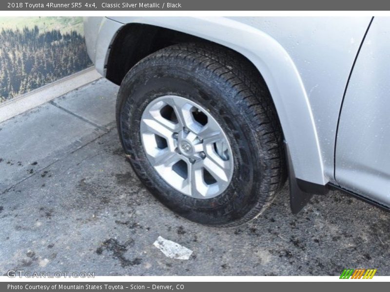 Classic Silver Metallic / Black 2018 Toyota 4Runner SR5 4x4