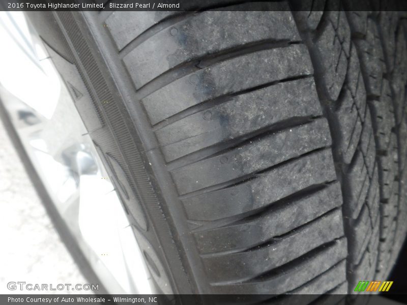 Blizzard Pearl / Almond 2016 Toyota Highlander Limited