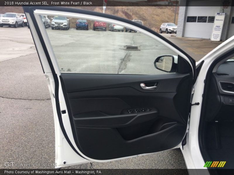 Frost White Pearl / Black 2018 Hyundai Accent SEL